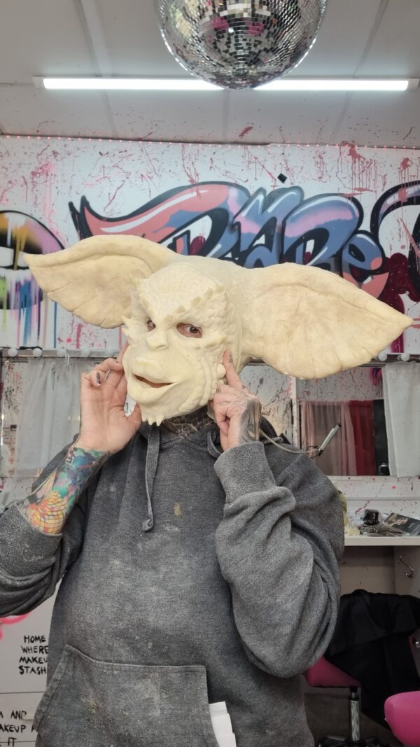 Ears cap with face