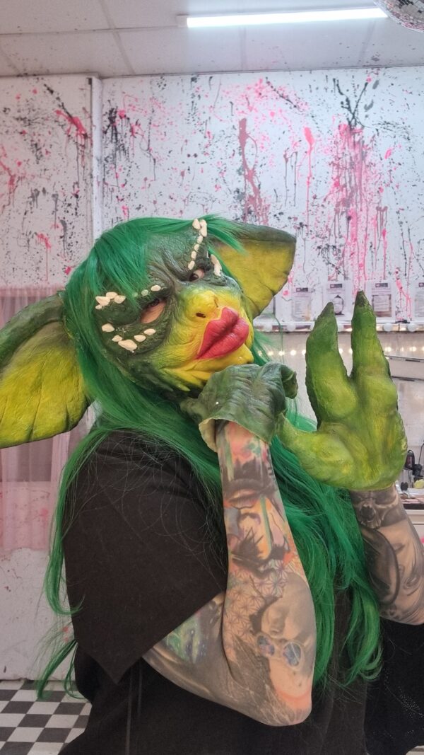 gremlin full head and gloves