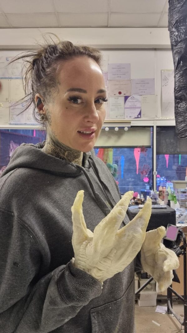 prosthetic alien gloves