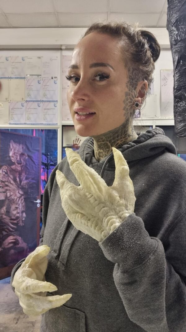 prosthetic alien gloves