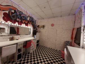KO Studio is a creative hub for beauty, makeup, and special effects, offering advanced facials, bridal makeovers, and accredited courses for professionals and enthusiasts.