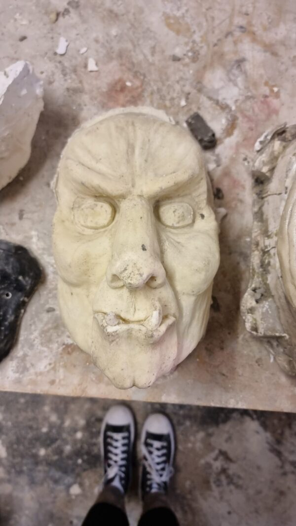 Beast face foam latex - Image 5